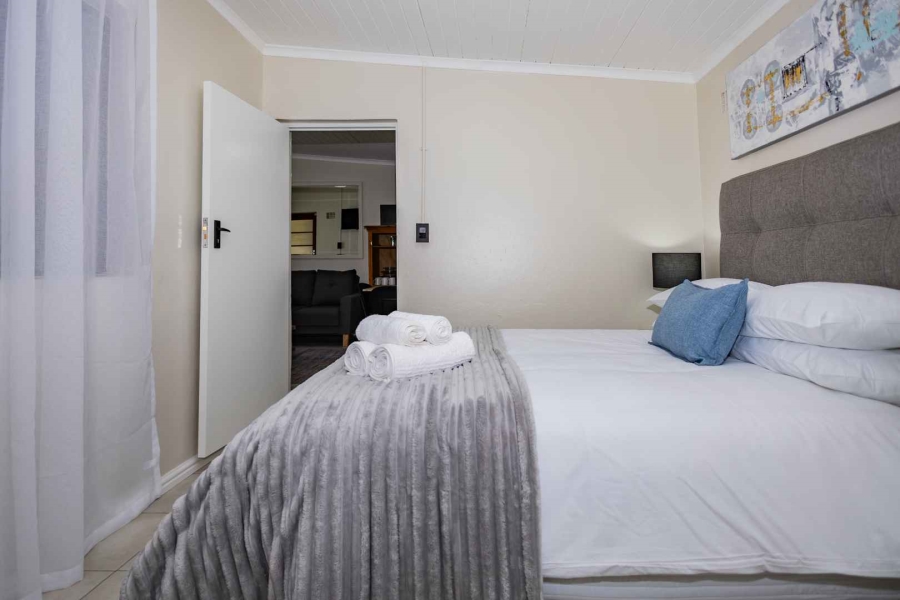To Let 1 Bedroom Property for Rent in Oakdale Western Cape